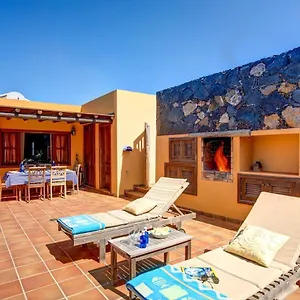 Casa Acequia Tinajo